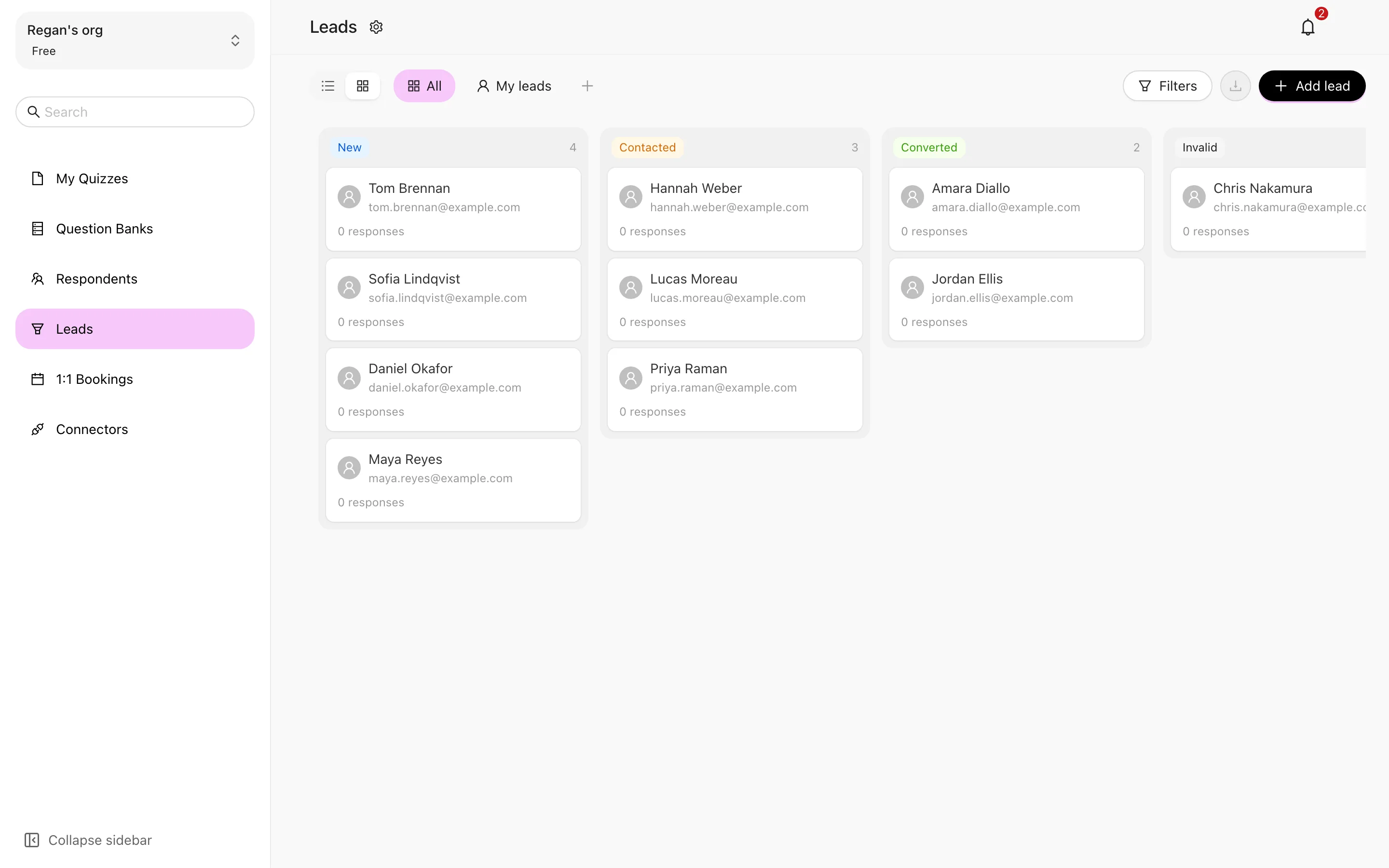 El tablero de leads de RooQuiz con tarjetas repartidas entre las etapas del pipeline